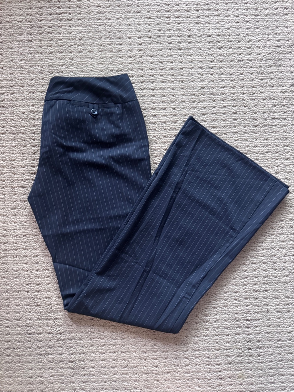 Express Black Pinstripe Publicist Low Rise Dress Pants 4 Long 32.5” inseam